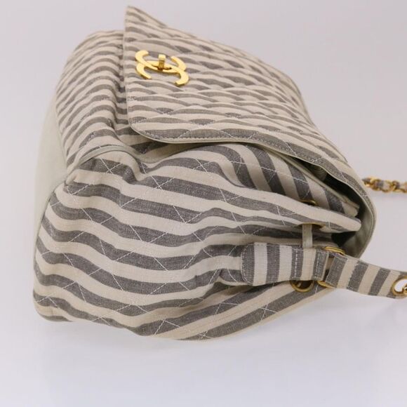 Chanel Matelassé White Canvas Shoulder Bag (Pre-Owned) - Picture 9 of 16